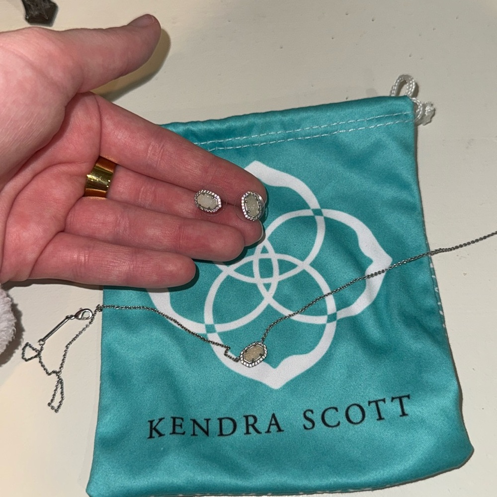 SET Kendra Scott Drusy Pendant and earring